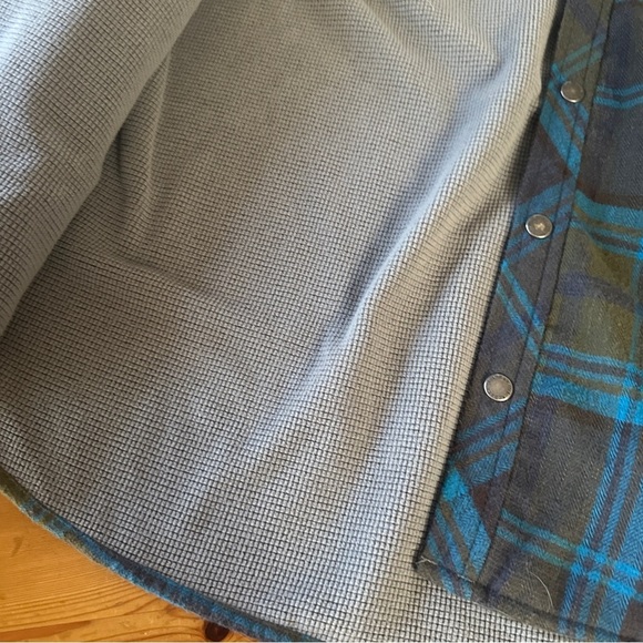 LL Bean thermal lined Blue and Gray Plaid Men's Jacket/Flannel size M - Picture 5 of 9